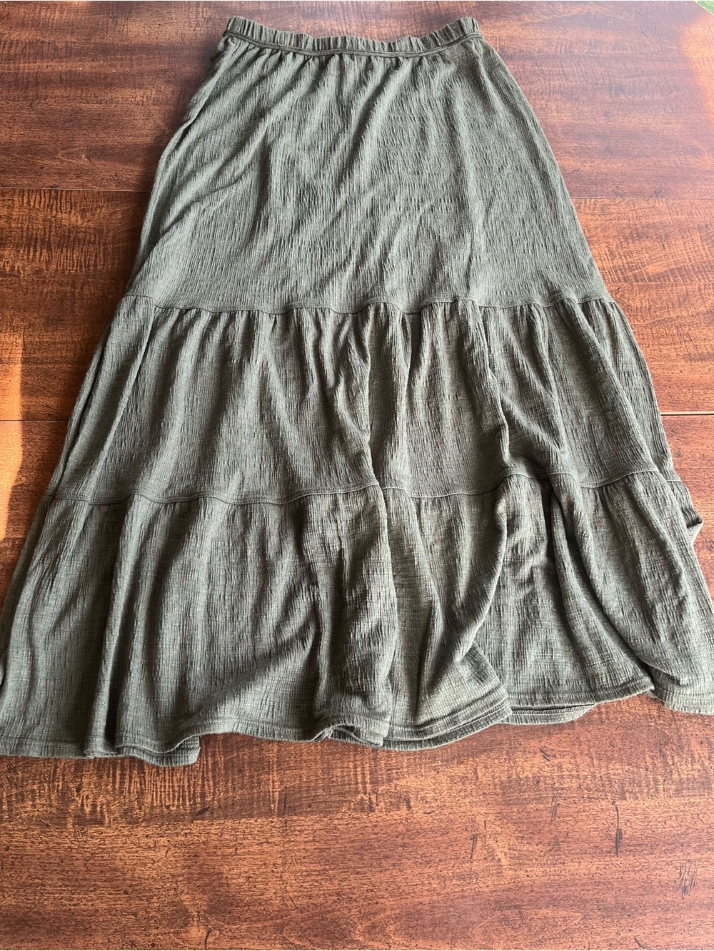 Max Studio Green Tiered Maxi Skirt XS Textured Boho Cottagecore Elastic Waist